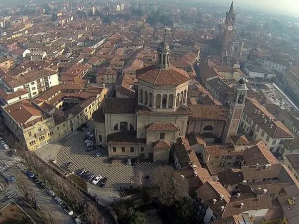 Il Santuario della Madonna delle lacrime a Treviglio in Lombardia |  | pd