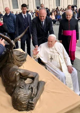 Il Papa benedice la Statua  |  | Press La Machi