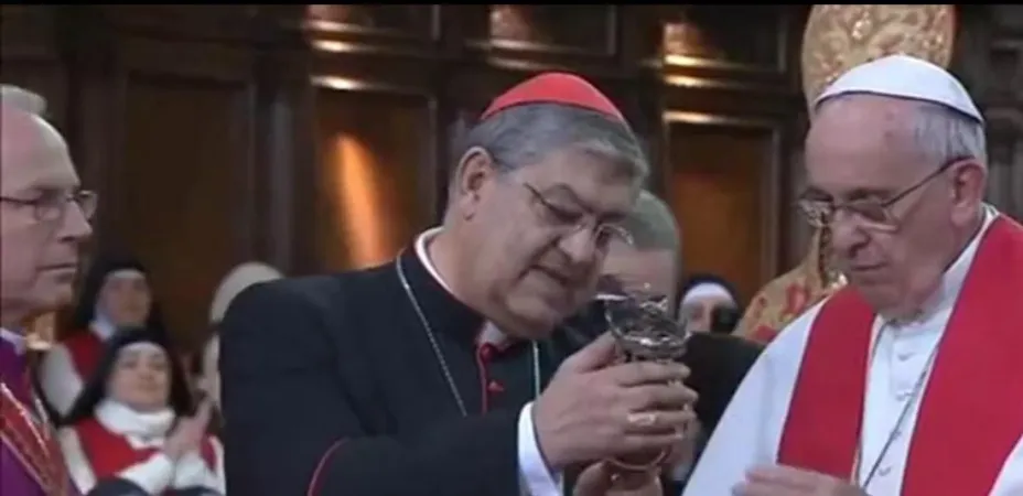 Il Cardinale Sepe con il Papa nel corso della visita di Francesco a Napoli |  | CTV