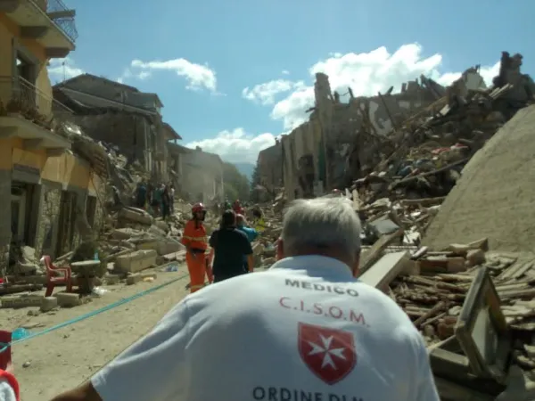 Gli operatori dello SMOM sui luoghi del terremoto  |  | SMOM