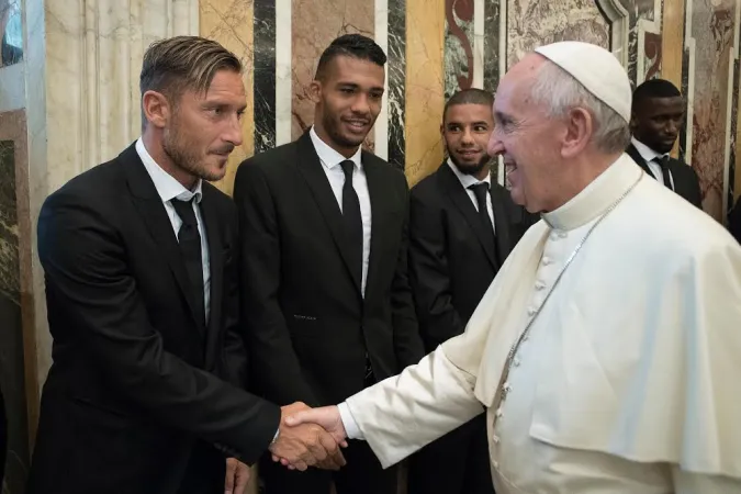 Il Papa riceve AS Roma e San Lorenzo de Almagro |  | L'Osservatore Romano