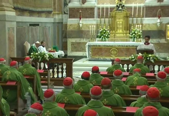 Il Papa presiede la Messa con i Cardinali |  | CTV