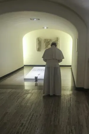 Papa Francesco visita la tomba del Beato Paolo VI |  | L'Osservatore Romano, ACI Group