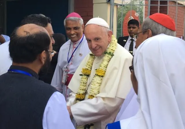 Il Papa a Dhaka |  | pagina twitter Spadaro