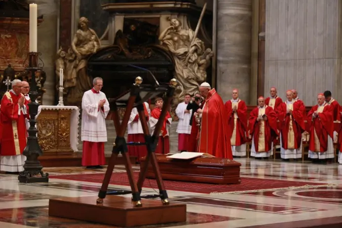 Il Papa alle esequie del Cardinale Agustoni |  | Daniel Ibanez CNA