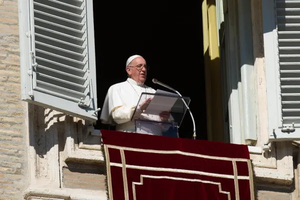 Papa Francesco durante un Angelus / L'Osservatore Romano / ACI Group