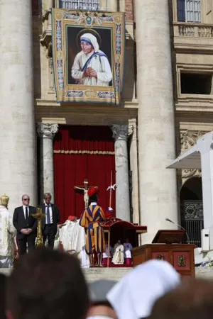 Il Papa presiede la Messa di canonizzazione di Madre Teresa di Calcutta |  | Aci Group