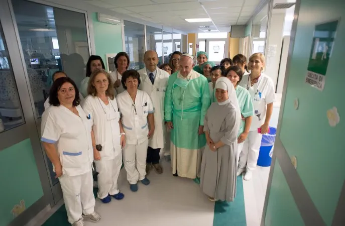 Il Papa al reparto neonatale del Policlinico Gemelli |  | Osservatore Romano