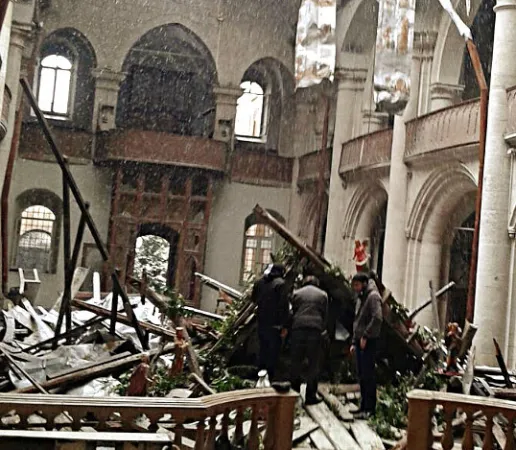 Aleppo | Un momento di preghiera di fronte ad una "natività" costruita dai cristiani locali nelle rovine della Cattedrale Maronita di Sant'Elijah ad Aleppo  | Holy See Mission at UN 