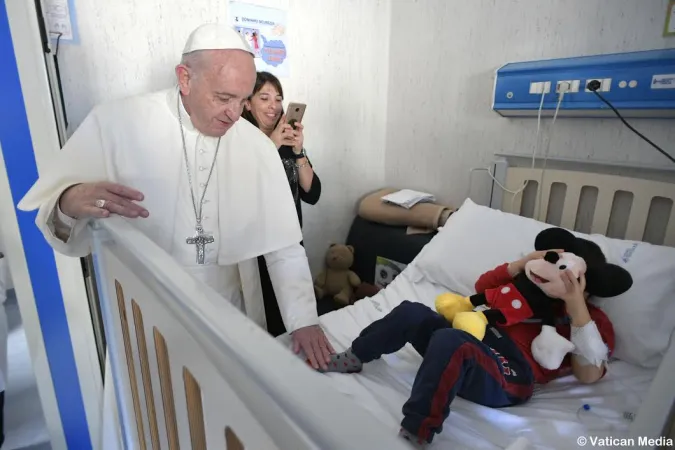 Papa Francesco visita l'Ospedale Bambino Gesù di Palidoro |  | L'Osservatore Romano, ACI Group