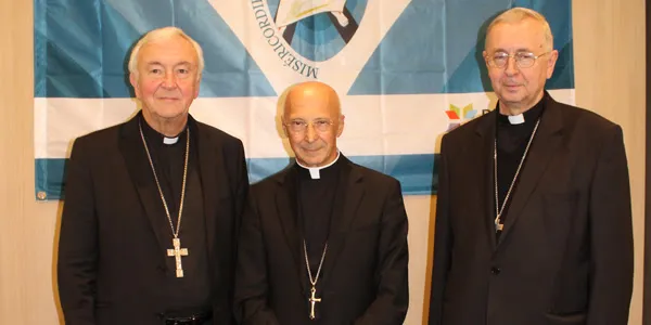 La nuova presidenza del CCEE | La nuova presidenza del CCEE. Da sinistra a destra: il Cardinale Vincent Nichols, arcivescovo di Westminster, vicepresidente; il Cardinale Angelo Bagnasco, arcivescovo di Genova, presidente; l'arcivescovo Stanislaw Gadecki, di Poznan, vicepresidente | CCEE