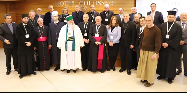 CCEE a Scutari | La foto ufficiale dei partecipanti all'incontro di Scutari, organizzato dal CCEE. Lì, dal 7 al 9 febbraio, si sono incontrati i delegati per il dialogo con l'Islam delle Conferenze Episcopali europee per rinnovare il loro impegno al dialogo con il mondo islamico | CCEE