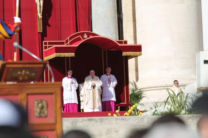 Papa Francesco canonizza sette Beati |  | Martha Calderon CNA