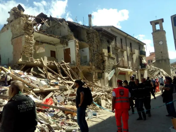 Gli operatori dello SMOM sui luoghi del terremoto  |  | SMOM