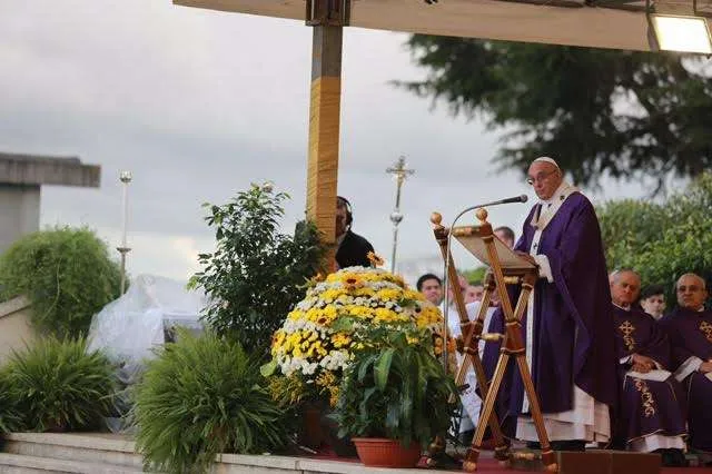 Il Papa al cimitero di Prima Porta nel 2016 |  | Daniel Ibanez CNA