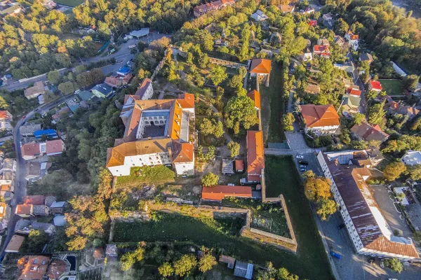 Veduta dall'alto del Castello di Uzghorod, dove fu firmata la bolla di Unione / Wikiwand