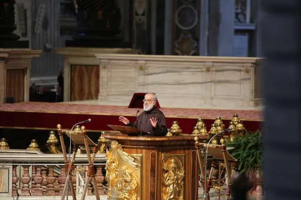 P. Raniero Cantalamessa |  | Bohumil Petrik/CNA