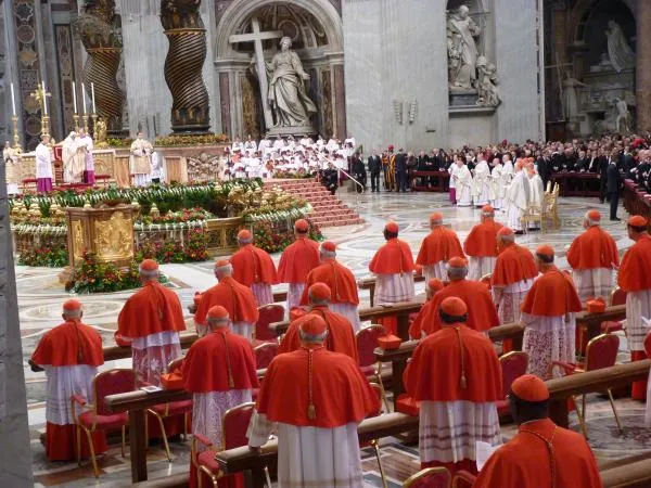 Papa Benedetto XVI presiede il concistoro del 24 novembre 2012 |  | Alan Holdren CNA