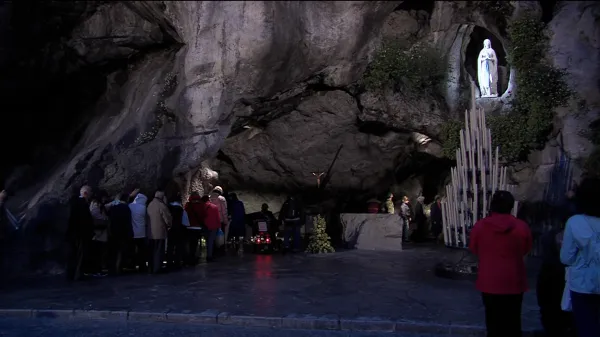 La Grotta delle Apparizioni a Lourdes |  | Archivio CNA