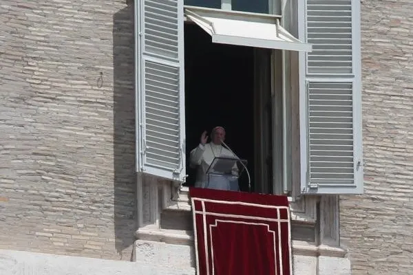 Papa Francesco durante un Angelus / CTV