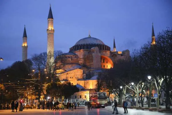 Istanbul |  | Daniel Ibanez CNA