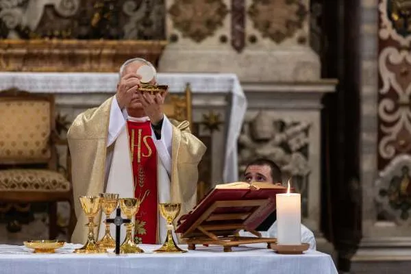 La celebrazione della Messa |  | Daniel Ibanez CNA