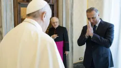 Papa Francesco durante un incontro con il premier iracheno Khadimi in Vaticano / Vatican Media / ACI Group