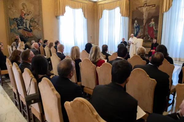 Papa Francesco durante l'incontro con i membri della Fondazione Chance in Life, Sala del Concistoro, 9 dicembre 2019 / Vatican Media / ACI Group