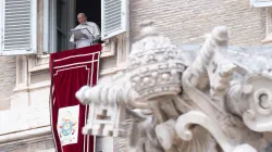 Papa Francesco durante un Regina Coeli / Vatican Media / ACI Group