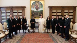 Papa Francesco con il presidente di Georgia Zourabichvili e seguito, 18 giugno 2021 / Vatican Media / ACI Group