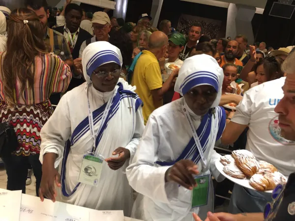 Il pranzo in Aula Paolo VI |  | De Vivo