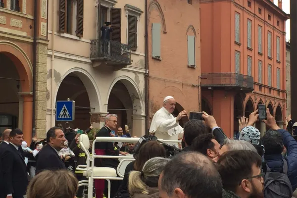 Papa Francesco in un momento della visita a Carpi, 2 aprile 2017 / Marco Mancini / ACI Stampa