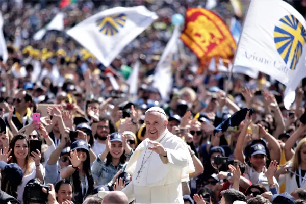 Papa Francesco incontra l'Azione Cattolica, Piazza San Pietro, 30 aprile 2017 / Lucia Ballestrer / ACI Group