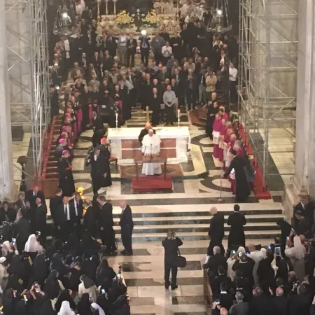 Papa Francesco a Genova | Papa Francesco incontra il clero nella Cattedrale di San Lorenzo, Genova, 27 maggio 2017 | Veronica Giacometti / ACI Stampa