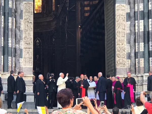 Papa Francesco a Genova | Papa Francesco incontra il clero nella Cattedrale di San Lorenzo, Genova, 27 maggio 2017 | Angela Ambrogetti / ACI Group