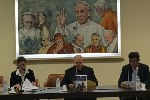 Un momento della presentazione del libro di Adrienne Suvada "Comunicazione ed Organizzazione della Chiesa armeno cattolica", Radio Vaticana, 5 ottobre 2017 / Andrea Gagliarducci / ACI Stampa