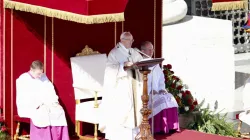 Papa Francesco durante la Messa per le canonizzazioni, Piazza San Pietro, 15 ottobre 2017 / Daniel Ibanez / ACI Group