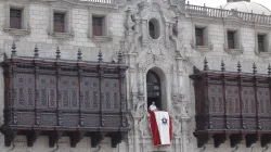 Papa Francesco affacciato su Plaza de Armas, per l'Angelus con i giovani, Lima, 21 gennaio 2018 / Alvaro de Juana / ACI Group