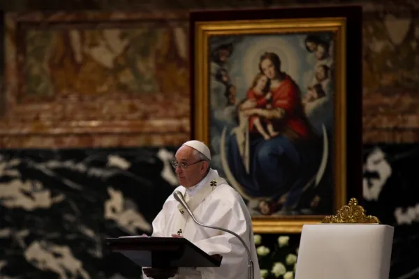 Papa Francesco pronuncia l'omelia della Messa concelebrata con i Missionari della Misericordia, Basilica Vaticana, 10 aprile 2018 / Daniel Ibanez / ACI Group