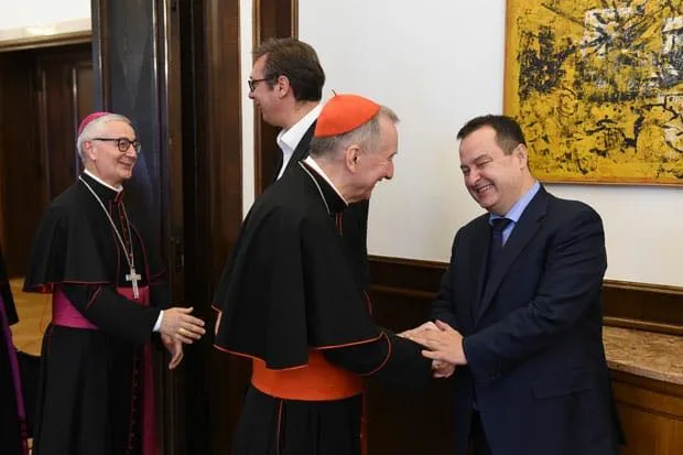 Cardinale Pietro Parolin e Dacic | Il cardinale Pietro Parolin saluta il ministro degli Esteri serbo Ivica Dacic  | Nunziatura