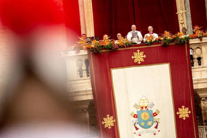 Papa Francesco, Pasqua 2019 | Papa Francesco imparte la benedizione Urbi et Orbi, Piazza San Pietro, Pasqua, 21 aprile 2019  | Daniel Ibanez / ACI Group 