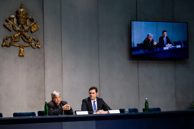 Briefing in Sala Stampa vaticana | Il briefing sul Consiglio dei Cardinali tenuto dal vescovo Semeraro e dal direttore ad interim della Sala Stampa della Santa Sede Alessandro Gisotti | Daniel Ibanez / ACI Group