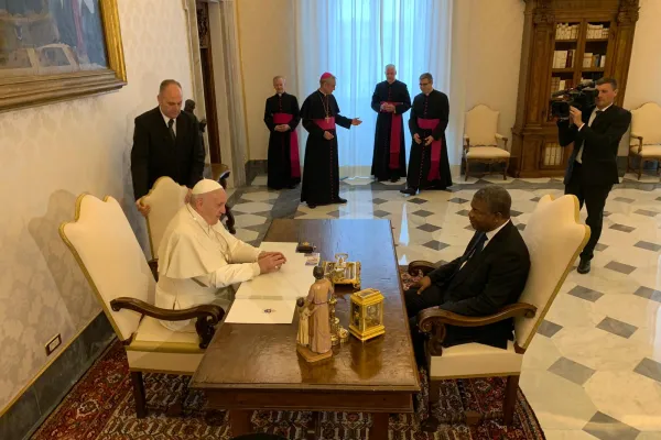 Papa Francesco e il presidente Lourenco, Palazzo Apostolico, 12 novembre 2019 / Alan Holdren / CNA 