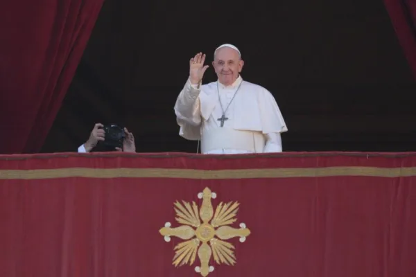 Papa Francesco durante la benedizione Urbi et Orbi del Natale 2019 / Daniel Ibanez / ACI Stampa