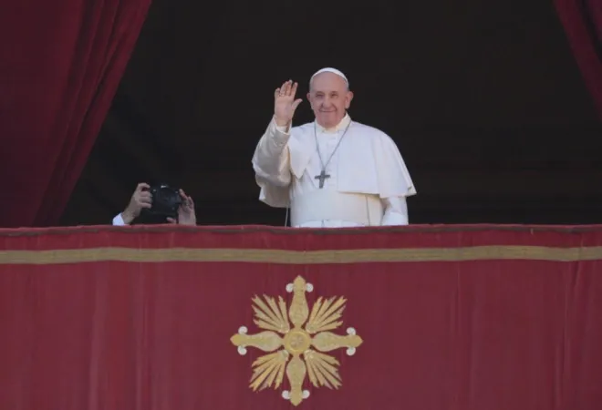 Papa Francesco, benedizione urbi et orbi | Papa Francesco durante la benedizione Urbi et Orbi del Natale 2019 | Daniel Ibanez / ACI Stampa