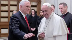 Il vicepresidente Pence e Papa Francesco, Palazzo Apostolico Vaticano, 24 gennaio 2020 / © CNA-EWTN News Photo/Daniel Ibáñez/Vatican Pool