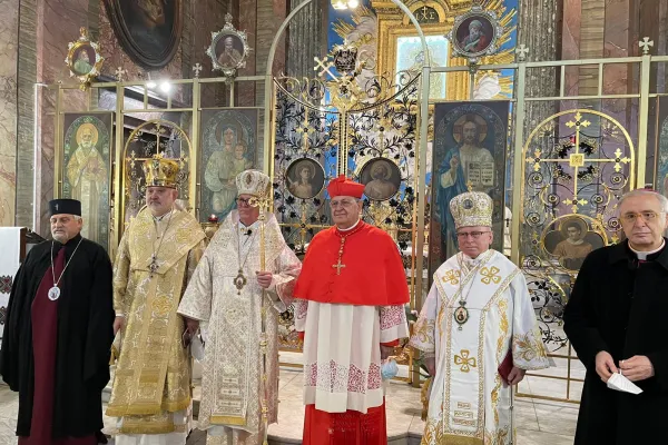 Il vescovo Lachovicz, esarca apostolico per l'esarcato dei fedeli cattolici ucraini di rito bizantino in Italia, con il vescovo Milan, l'arcivescovo Bilik, e il Cardinale Leonardo Sandri, San Sergio e Bacco, Roma, 1 dicembre 2020 / Oriente Cattolico