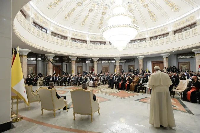 Papa Francesco in Iraq | Papa Francesco nel Palazzo Presidenziale di Baghdad durante l'incontro con i diplomatici e le autorità civili, Baghdad, Iraq, 5 marzo 2021 | Vatican Media / ACI Group