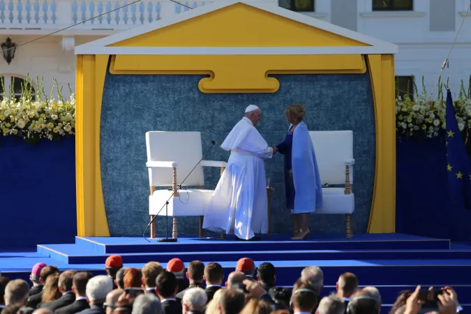 Papa Francesco in Slovacchia | Papa Francesco nel retro del Palazzo Presidenziale di Bratislava, dove ha incontrato la società civile e le autorità, 13 settembre 2021 | AG / ACI Group