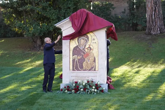 Madre di Dio d'Iveron | Il mosaico della Madre di Dio d'Iveron nei Giardini Vaticani, in via del Mosaico | Ambasciata di Georgia presso la Santa Sede